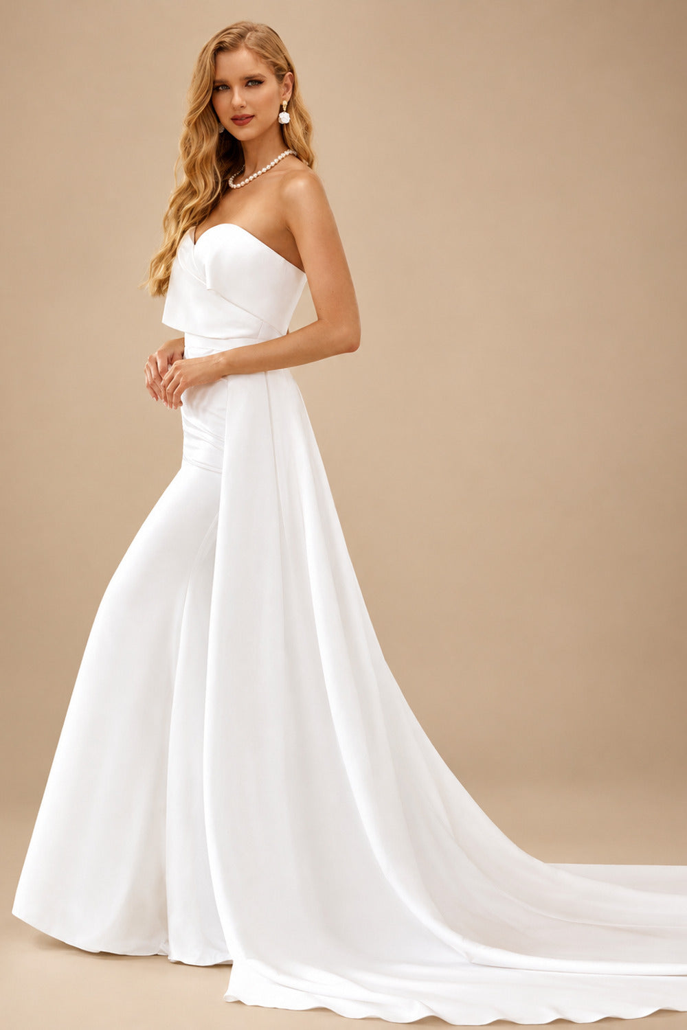 Rutipo Ivory Elegant Strapless Sweetheart Satin Wedding Dress with Detachable Train
