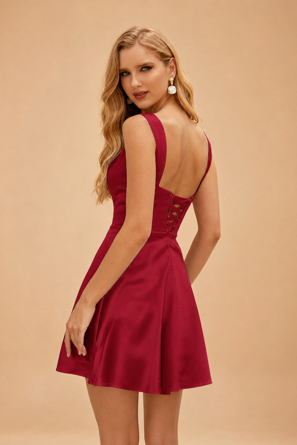 Rutipo Burgundy A-line Square Neckline Satin Short/Mini Homecoming Dress