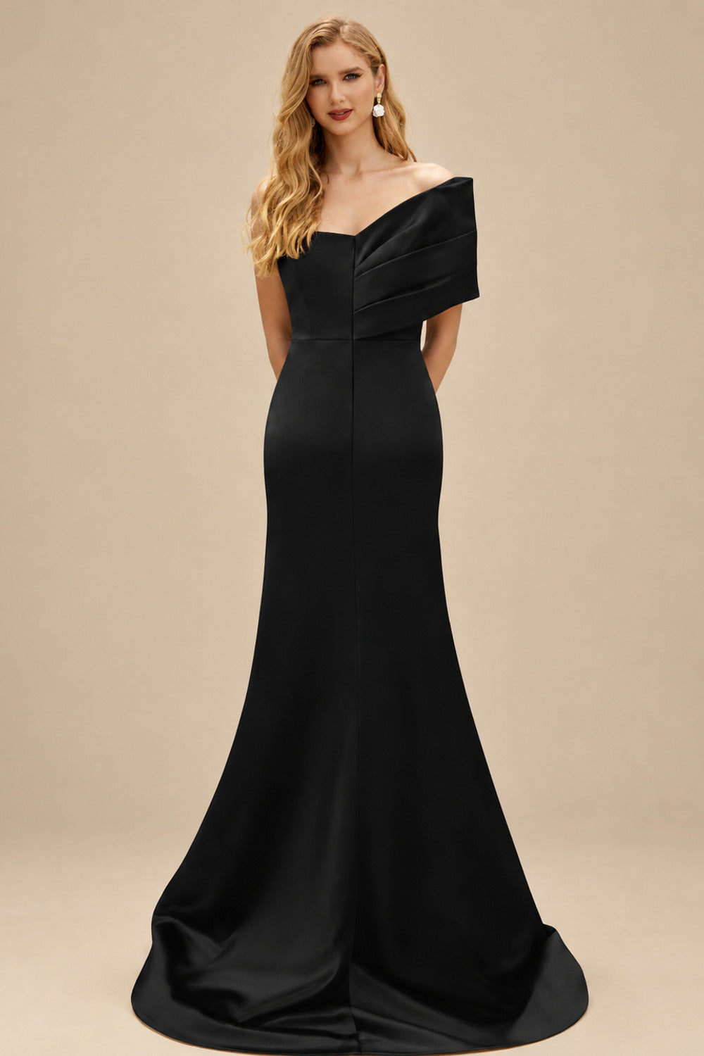 Rutipo Black One-Shoulder Sleeveless Sweep Train Satin Bridesmaid Dresses With Split Front