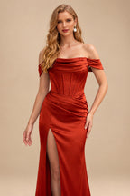 Rutipo Vermilion Sheath/Column Off-The-Shoulder Sleeveless Satin Bridesmaid Dresses With Ruffle/Split Front