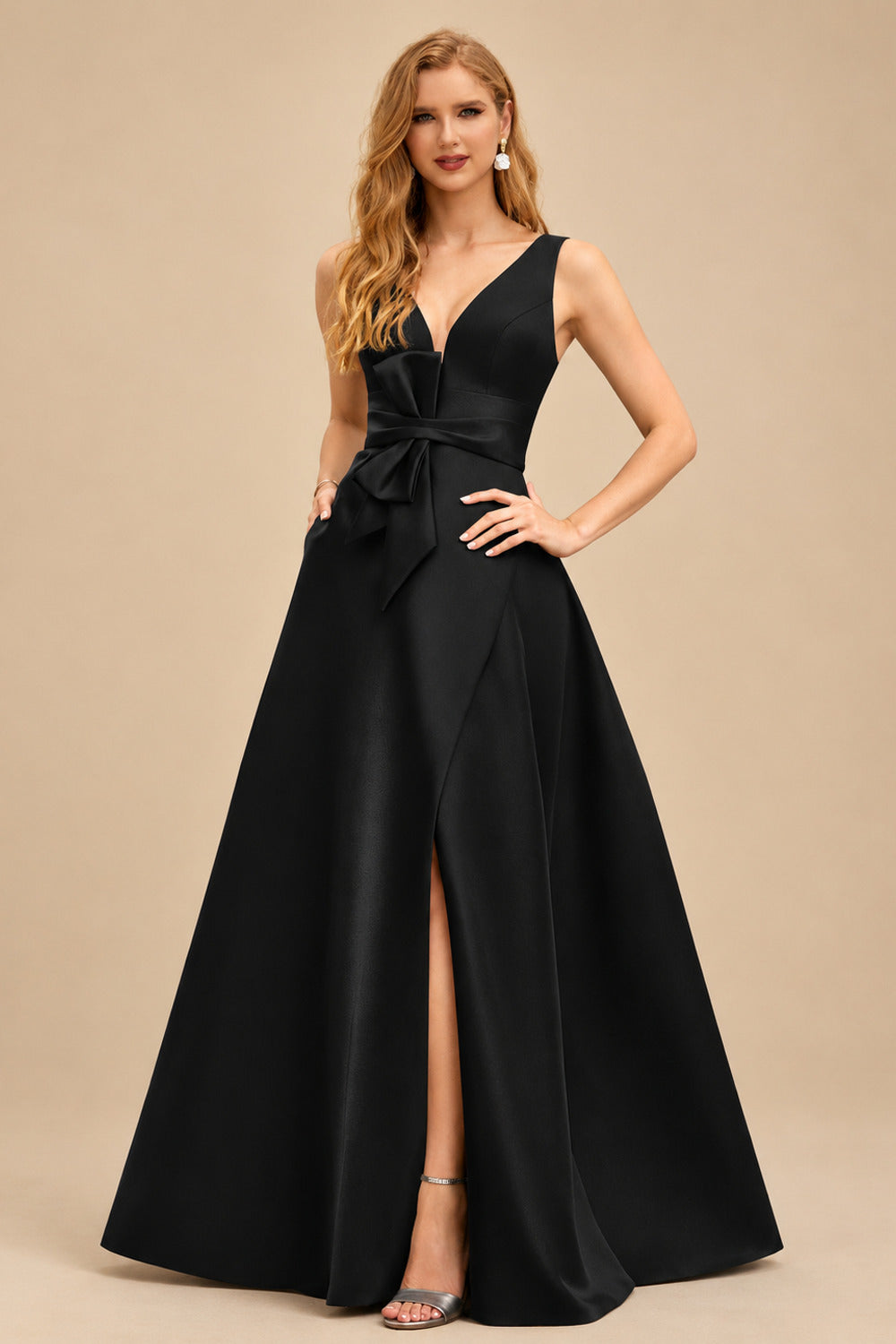 Rutipo Black A-Line V-Neck Sleeveless Floor-Length Satin Mother Of The Bride Dresses With Bow(s)