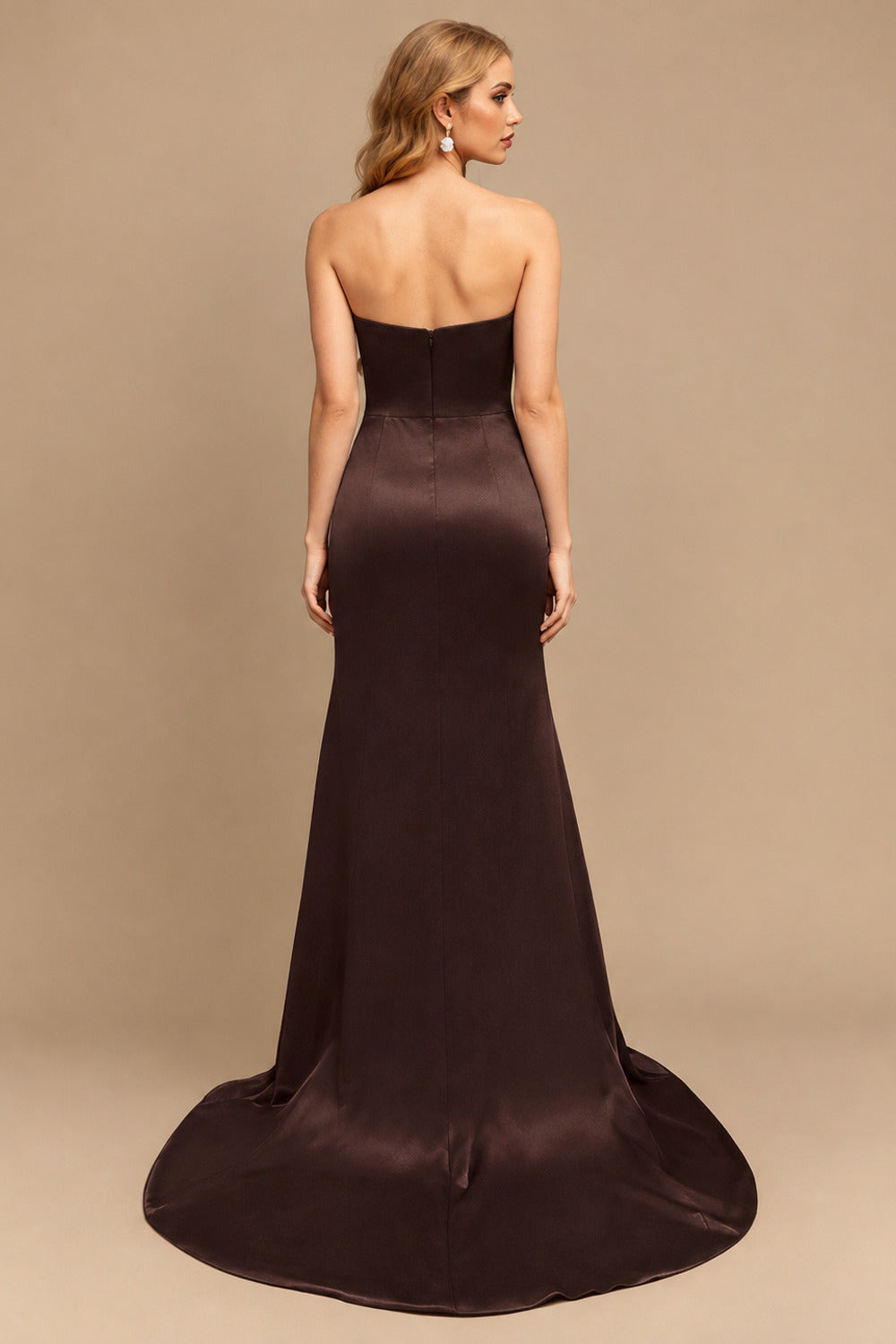 Rutipo Chocolate Sheath/Column Halter Charmeuse Prom Dresses With High Split
