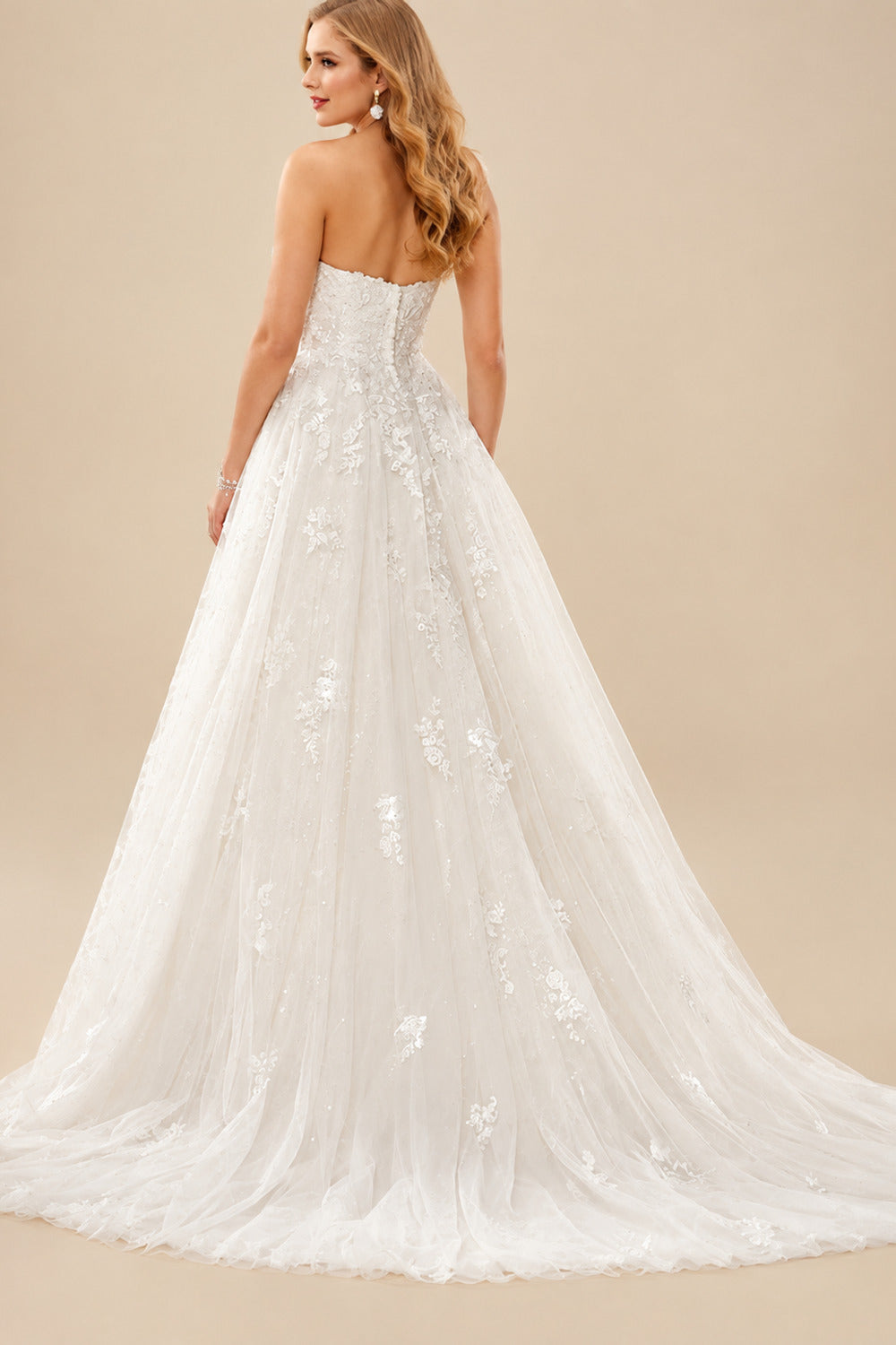 Rutipo Ivory Ball-Gown Strapless Sleeveless Tulle Lace Court Train Wedding Dresses With Appliques Lace