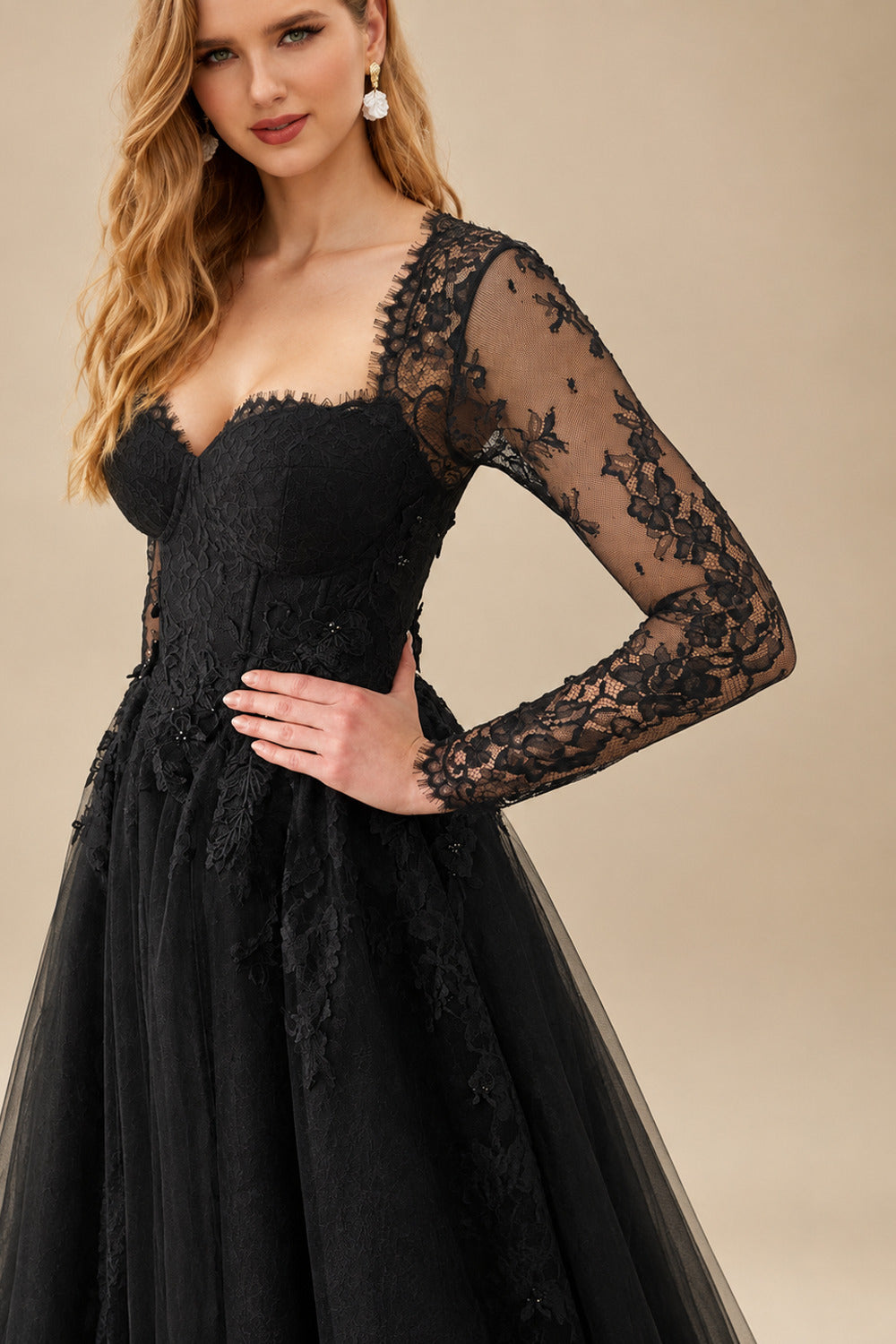 Rutipo Black Ball-Gown Sweetheart Long Sleeves Lace Court Train Wedding Dresses With Lace