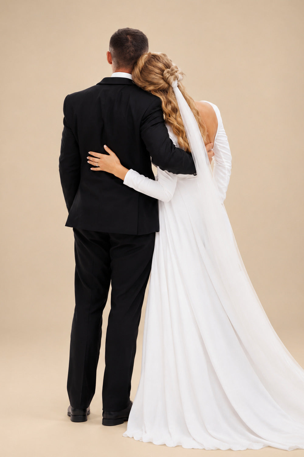Rutipo White A-Line Scoop Neck Long Sleeves Satin Sweep Train Wedding Dress