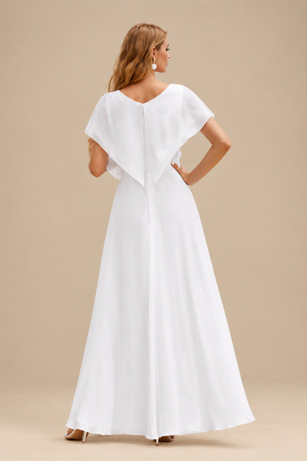 Rutipo White A-Line Scoop Neck Long Sleeves Satin Sweep Train Wedding Dress
