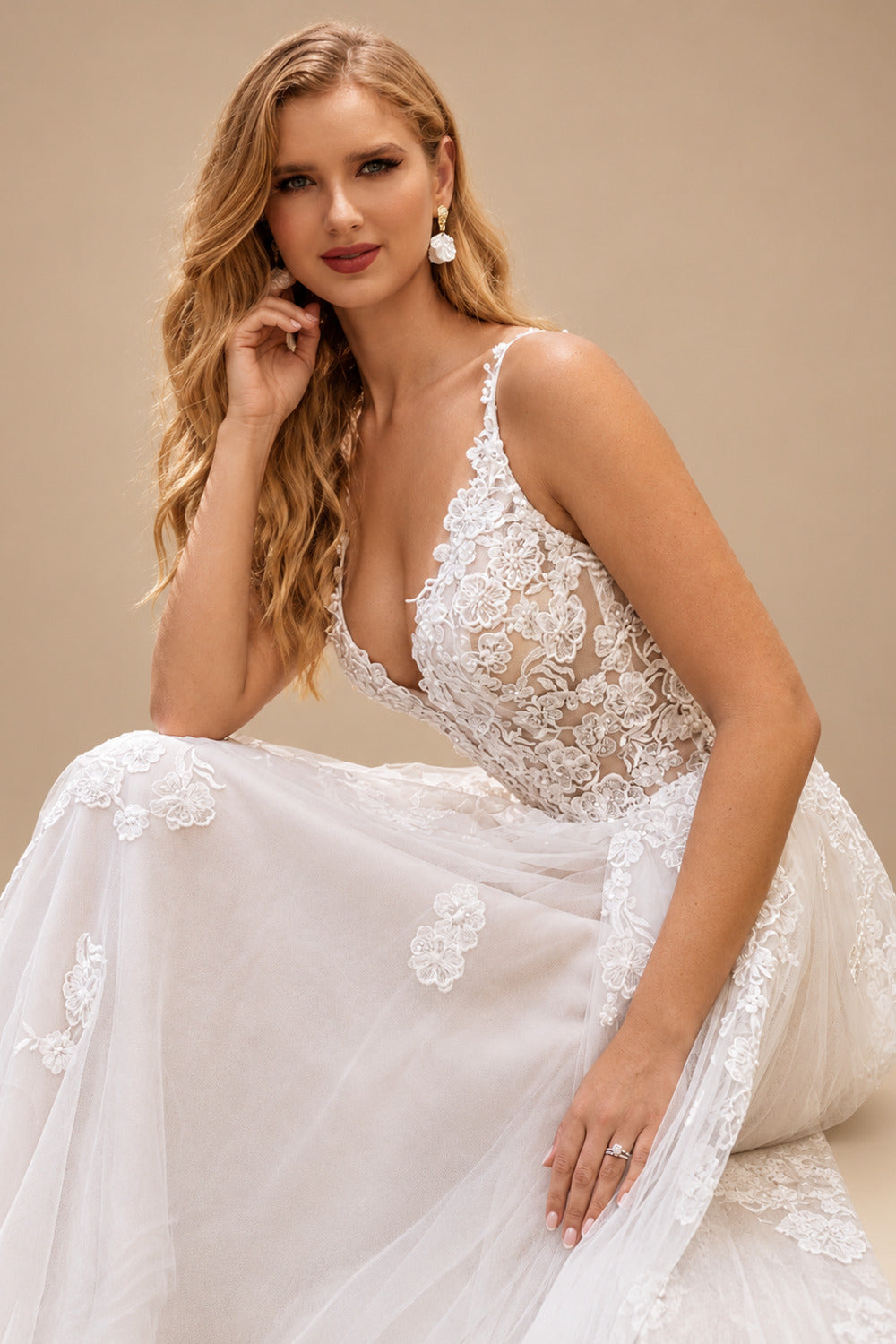 Rutipo As Picture Princess Lace V-Neck Backless Wedding Dresses With Cascading Ruffles