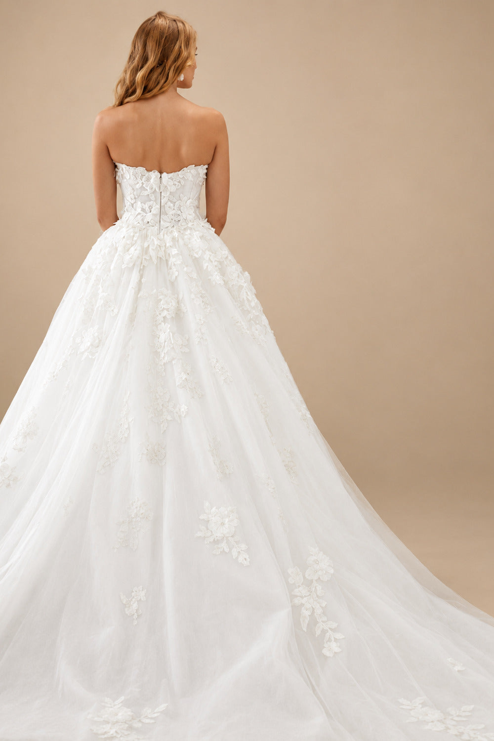 Rutipo Ivory Ball-Gown Sweetheart Sleeveless Tulle Wedding Dresses With Appliques Lace