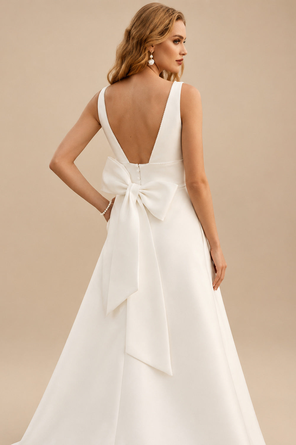 Rutipo Ivory A-Line V-Neck Sleeveless Court Train Satin Wedding Dresses With Bow(s)