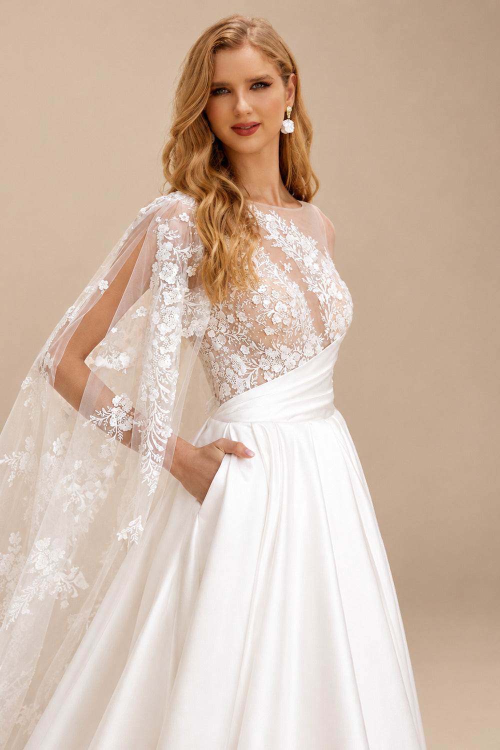 Rutipo Ivory Ball-Gown Sweep Train Satin Wedding Dresses With Appliques Lace