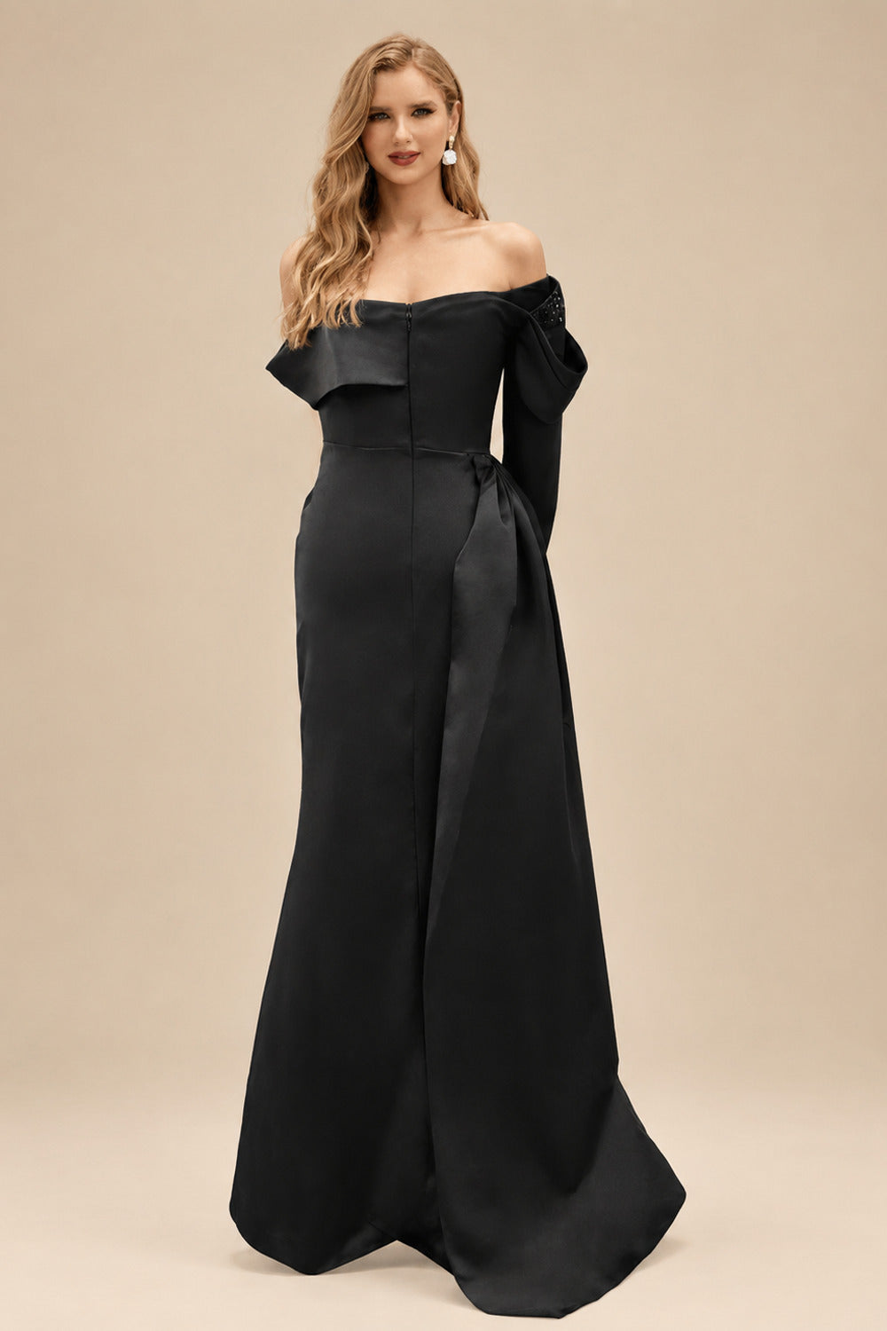 Rutipo Black Column Off-The-Shoulder Long Sleeves Satin/Sequined Wedding Dresses