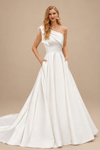 Rutipo Ivory One-Shoulder Sleeveless Sweep Train Satin Wedding Dresses With Bow(s)