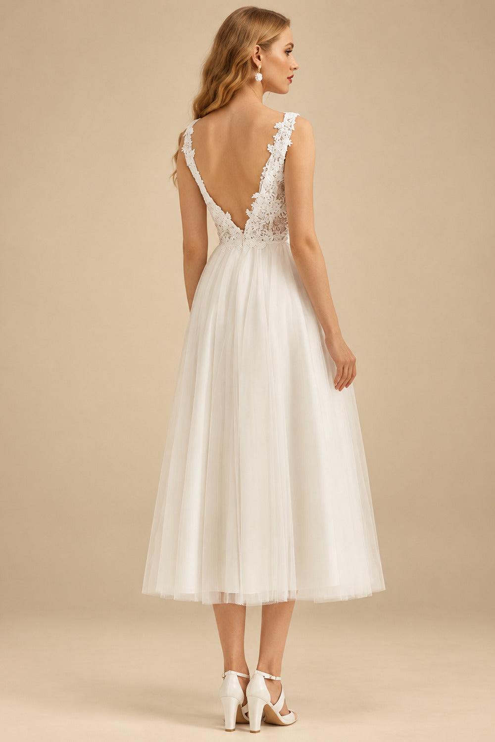 Rutipo White A-Line V-Neck Sleeveless Lace/Tulle Wedding Dresses With Appliques Lace