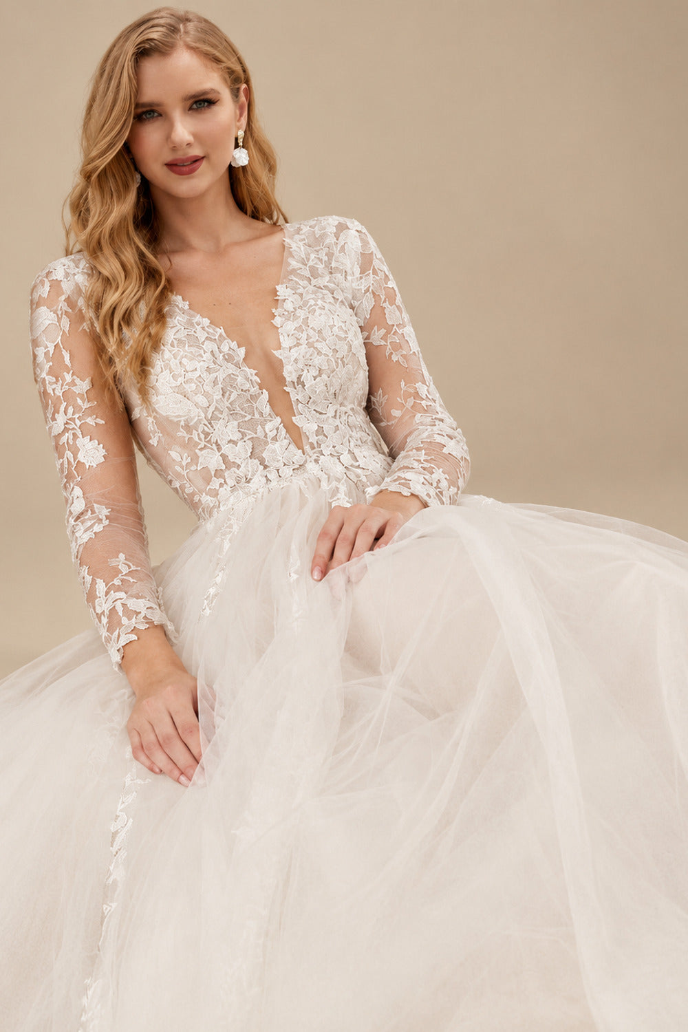 Rutipo Ivory A-Line V-Neck Long Sleeves Court Train Lace/Tulle Wedding Dresses
