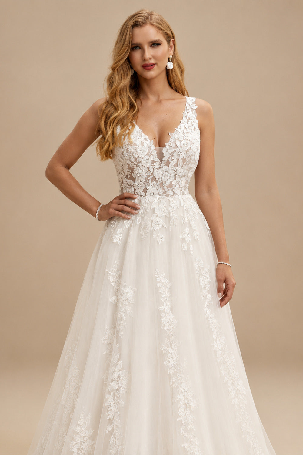 Rutipo Ivory Ball-Gown V-Neck Sleeveless Tulle Plus Size Wedding Dresses With Appliques Lace/Back Hole