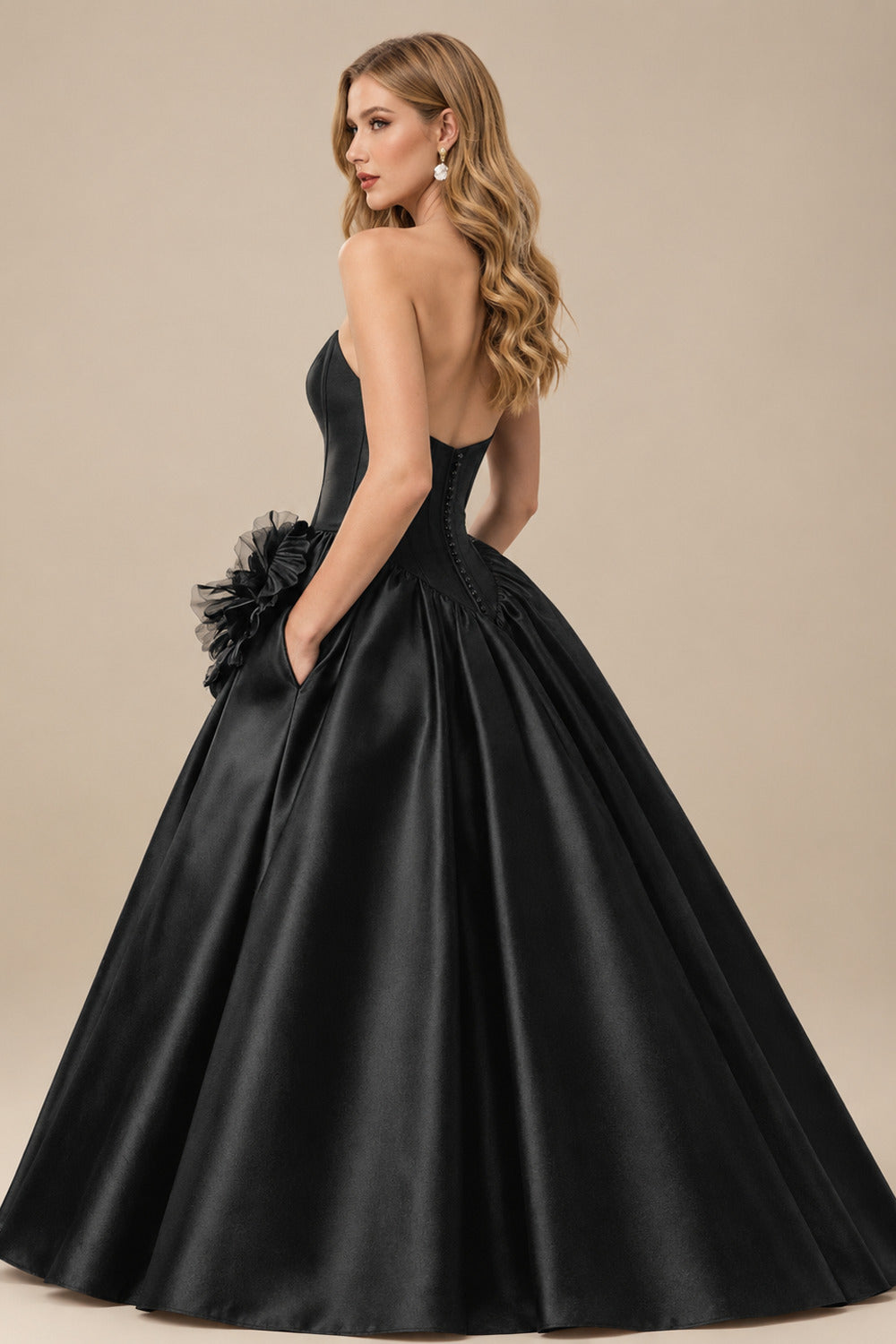 Rutipo Black Ball-Gown Strapless Sleeveless Sweep Train Satin Wedding Dresses With Flower(s)/High Split
