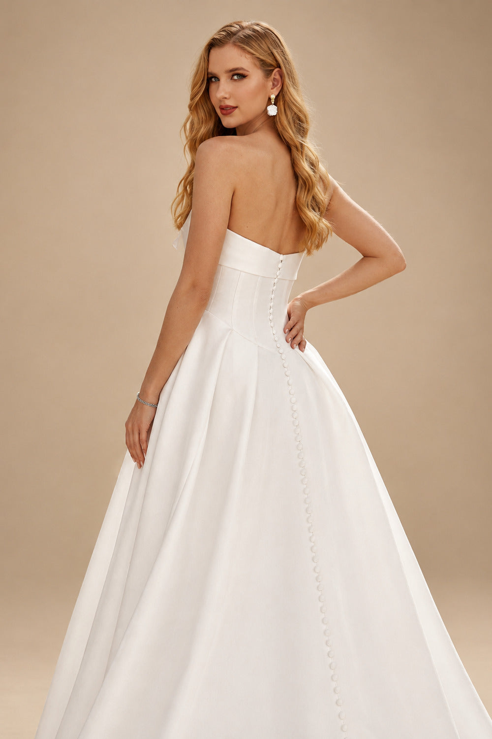 Rutipo White Ball-Gown Sweetheart Sleeveless Court Train Satin With Bow Wedding Dress